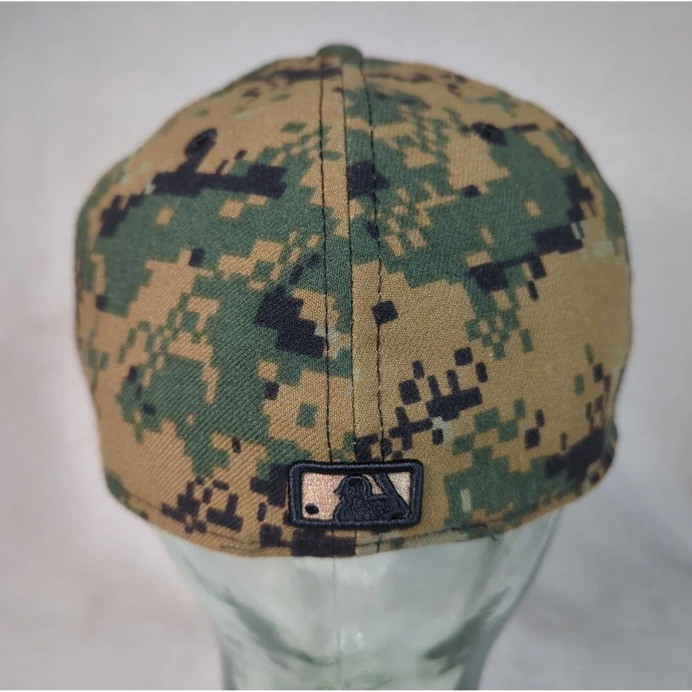 New Era Chicago Cubs Hat Sz 7 1/8 Digital Camouflage 59Fifty On-Field USA Made